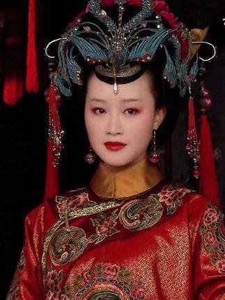 这尘世的错位与偏差 从未止步 全属平常…… 果嬛