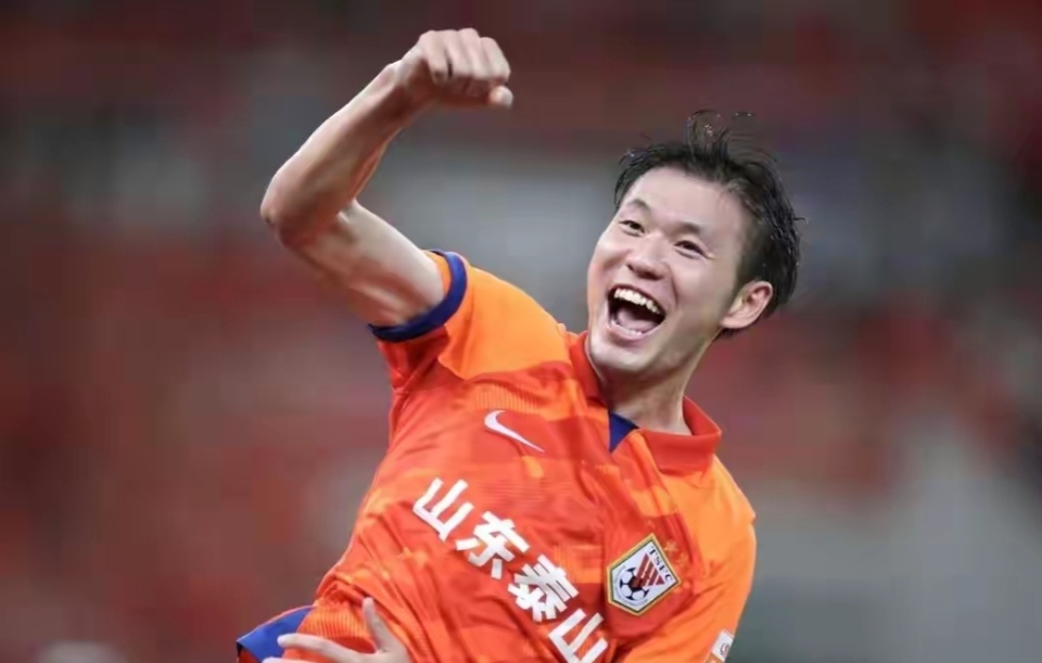 要争冠？曝成都蓉城要挖李源一，苗原：确实去济南了挖人了