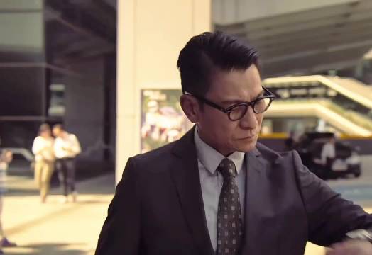 刘德华、彭于晏经典动作电影《潜行》，他是个律师，也是一个毒贩