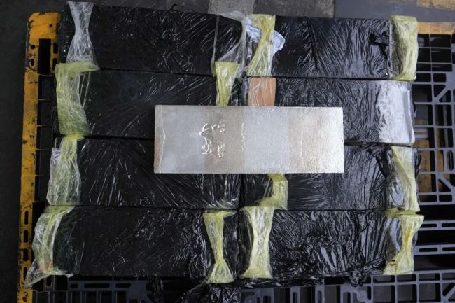 车体暗格藏9块白银价值428万 海关查获走私案