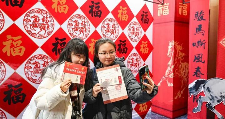 看大戏赏非遗，北京人艺新春剧场年味儿浓