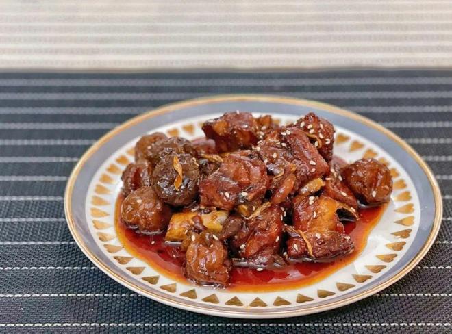 一嘬就脱骨的雪碧话梅小排，好吃到纳入年夜饭菜单！