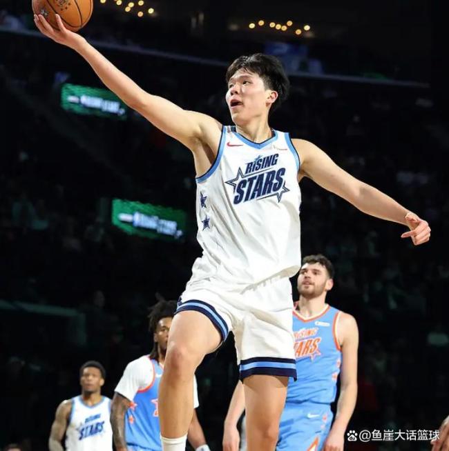 杨瀚森10分 安东尼队胜里弗斯队 新秀赛精彩对决