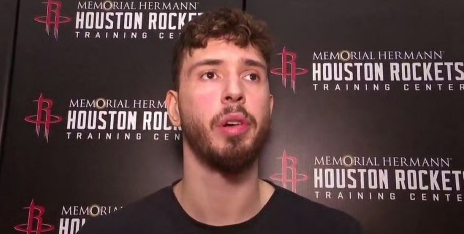 申京带伤坚守,旧伤未愈再添新痛,火箭防守漏洞待补