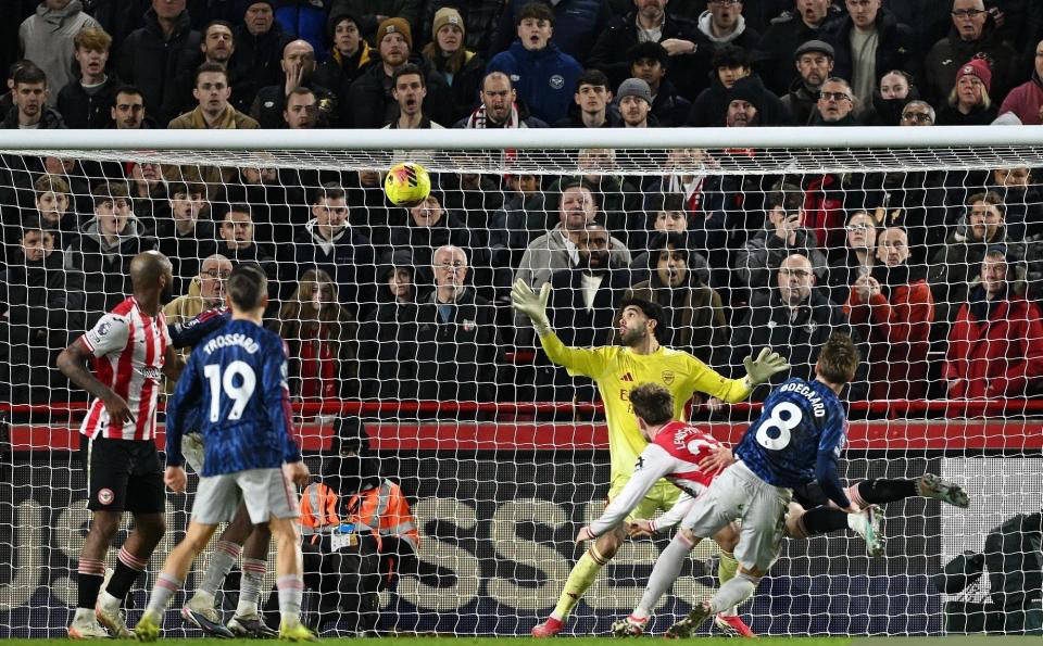 英超领头羊风采不再!阿森纳客场险平布伦特福德，三连亚阴影仍困扰球队_比赛_阿尔特塔_曼城