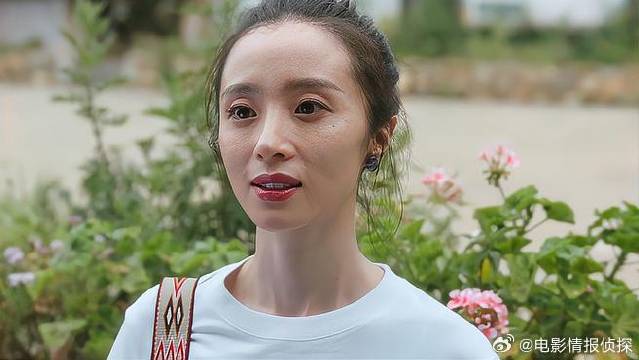 夏夏想和娜娜常联系，但她一直当他是弟弟，太伤心了