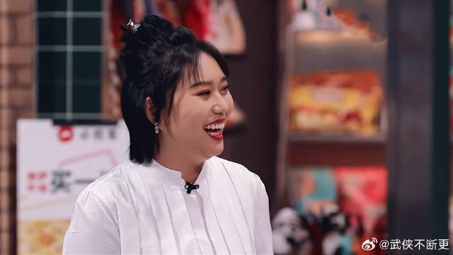 除精通武艺嘴皮子也要溜，成毅的举动，让李雪琴乐坏！