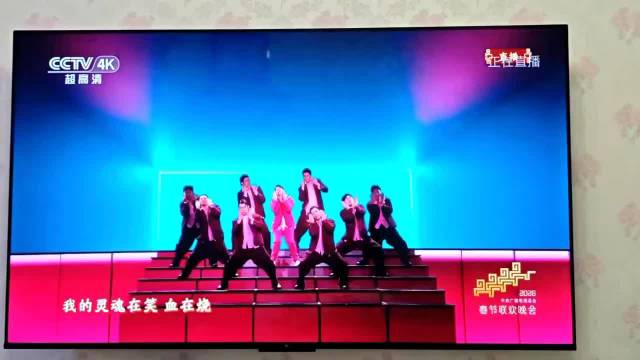 郭富城王一博春晚同台飙舞，60岁天王与29岁新秀上演跨代对决