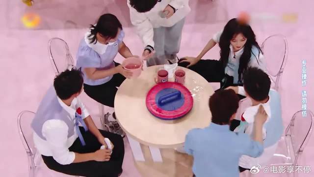 孙千反应力有多快？直接精准挡住李雪琴攻击，惊呆丁程鑫