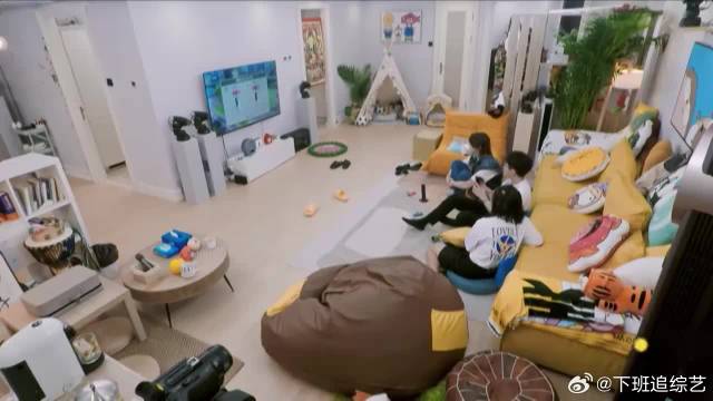 毛不易是隐藏的足球高手！竟能打赢鹿晗，实力不可小觑