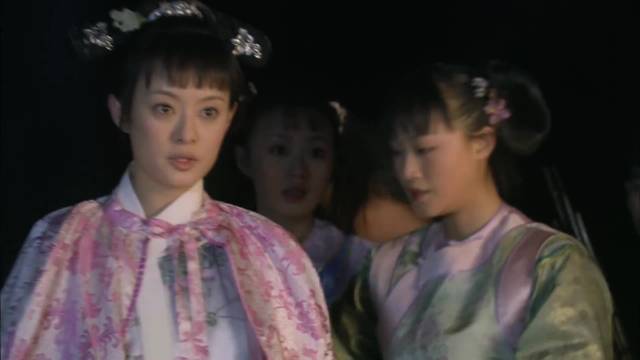 甄嬛见父母行礼心如刀割，求以常礼侍奉