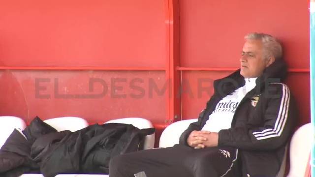 鸟叔在附加赛前的本菲卡训练课中