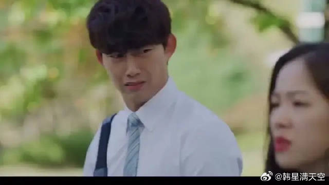 女主和男二莫名的有点配