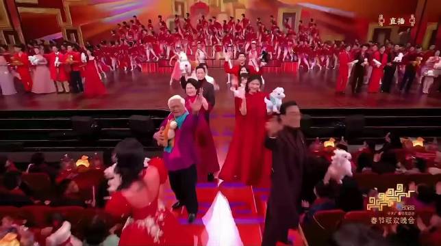 白鹿周深丁禹兮春晚开场好喜庆