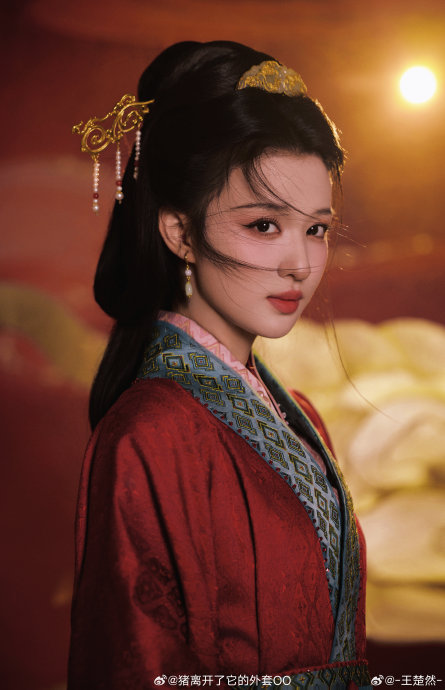 2026春晚三大花神同台！秦岚李沁王楚然国风造型惊艳全网