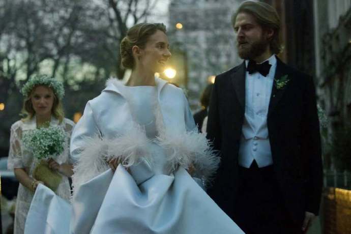 玛雅·霍克与克里斯蒂安·李·哈特森情人节完婚