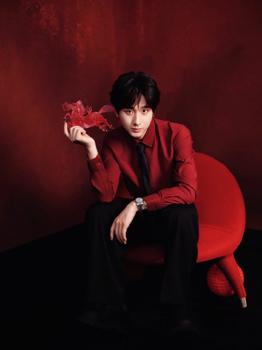 成毅年夜饭中的蛋饺有什么特别的寓意吗？