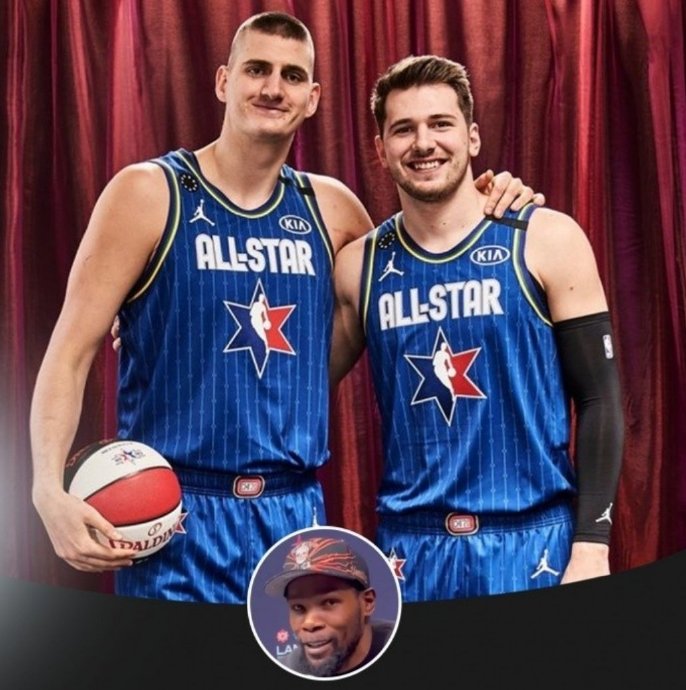 爱德华兹在全明星赛后的采访中提到了哪些球星，他是如何评价他们的？