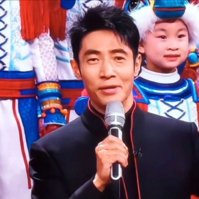 为什么网友会把撒贝宁的眉毛称作“春晚固定彩蛋”？