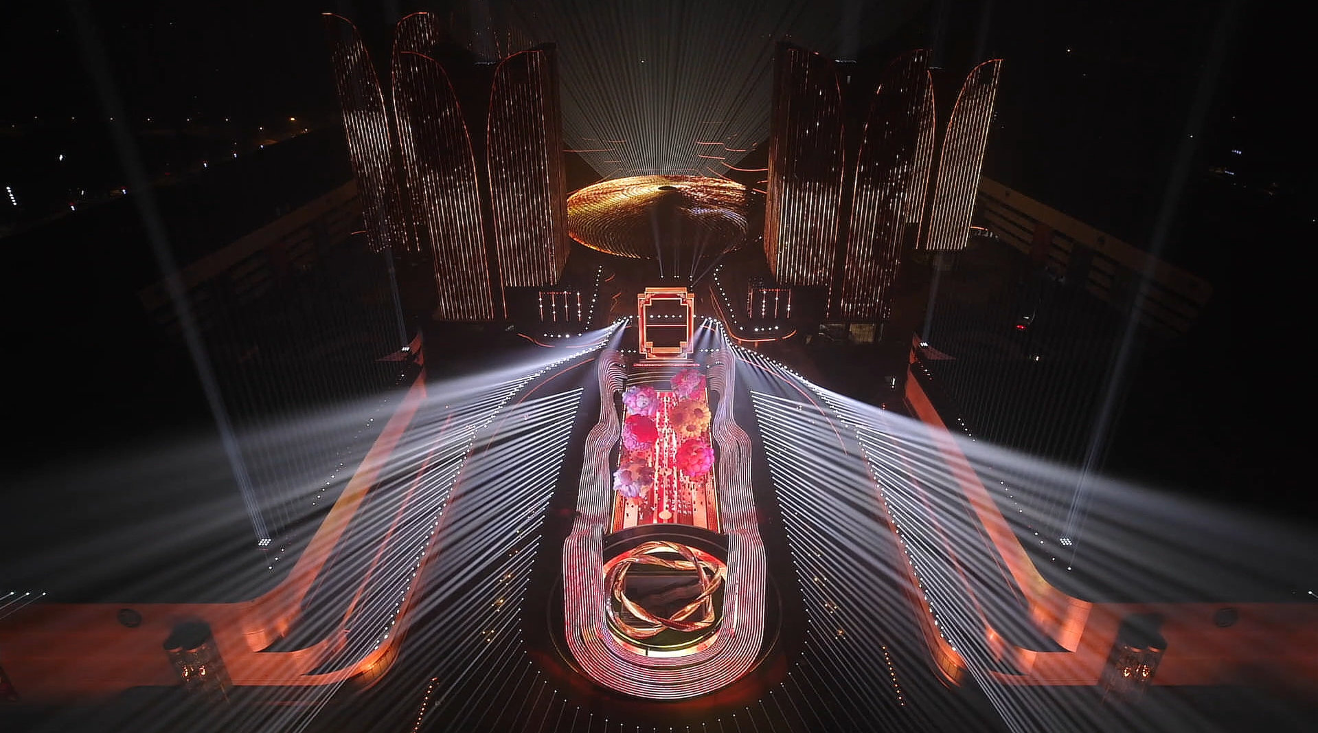 刘烨、章若楠、朱洁静、张若昀、吴樾、蔡文静、毛晓彤……群星齐聚春晚义乌分会场！