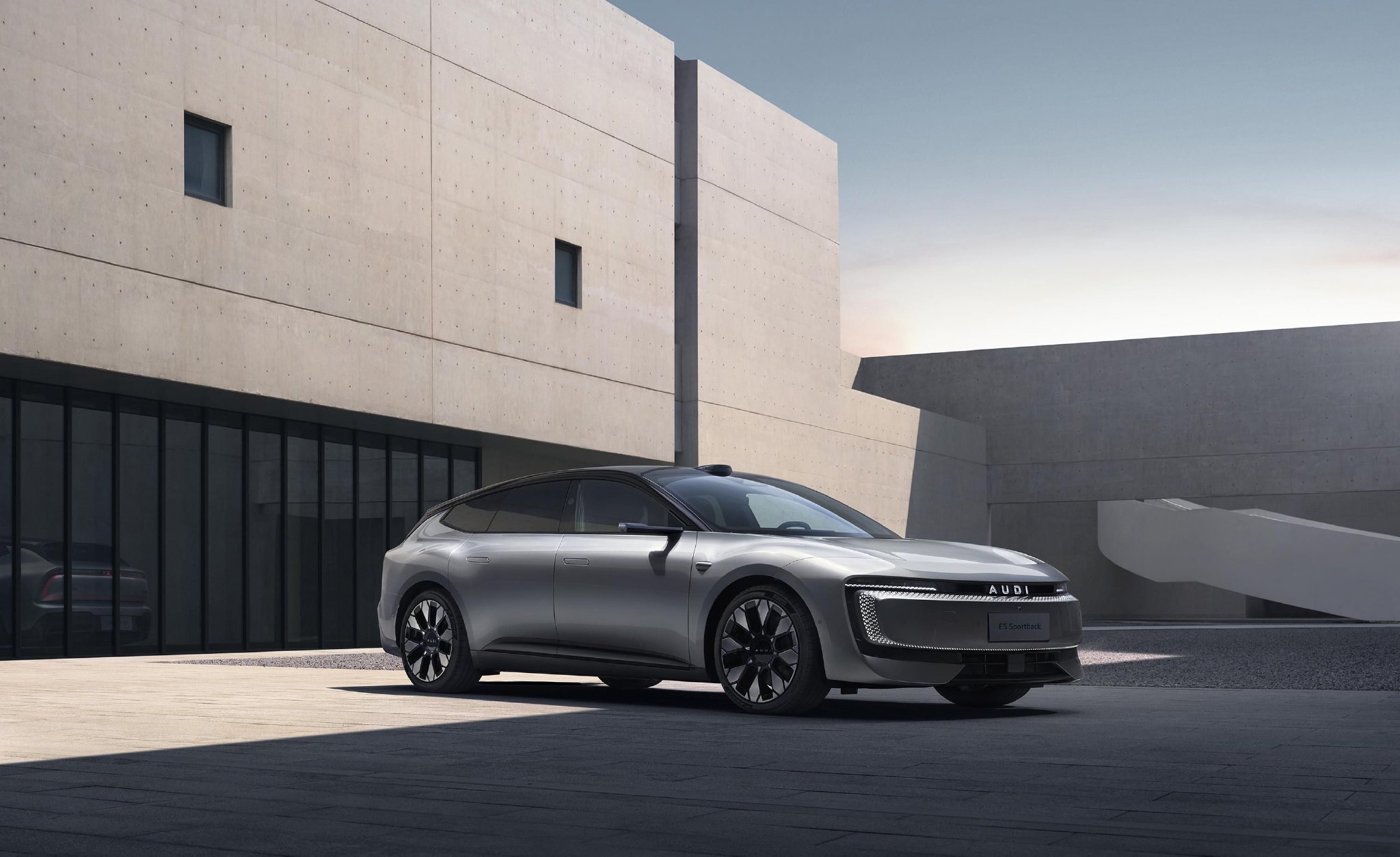 奥迪 E5 Sportback荣膺第六届《汽车风云盛典》风云2025轿车