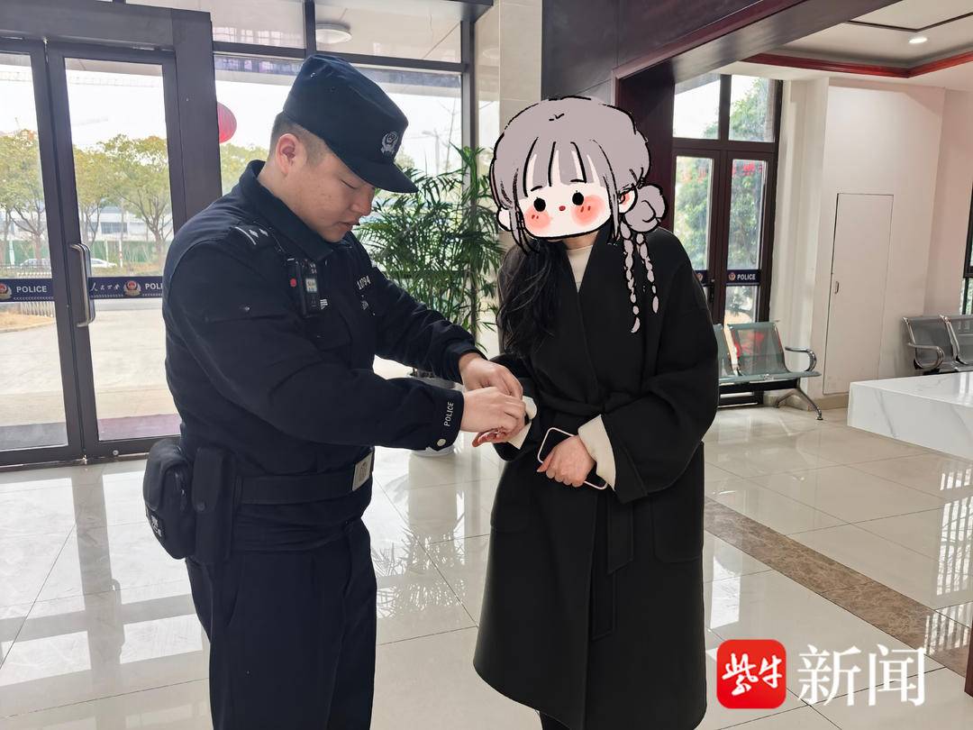 公交车上丢了金项链，民警成功锁定“拣走”的乘客，物归原主