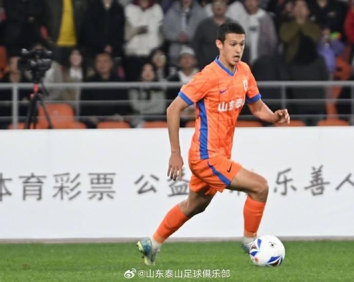 山东泰山官宣续约依木兰 U20国足4位主力均留队