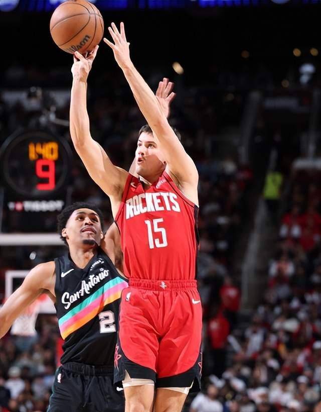 火箭新援牛顿新秀赛送出4次助攻,谢泼德砍12分,范乔丹改口