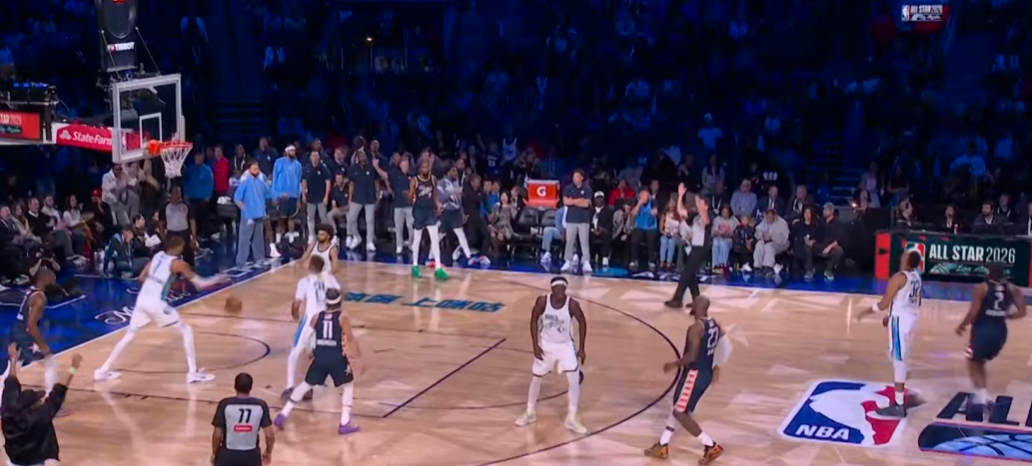 战神卡!伦纳德全场13投11中,三分7中6,爆砍31分