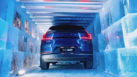 哈尔滨街头冻40天的沃尔沃，居然能直接开？