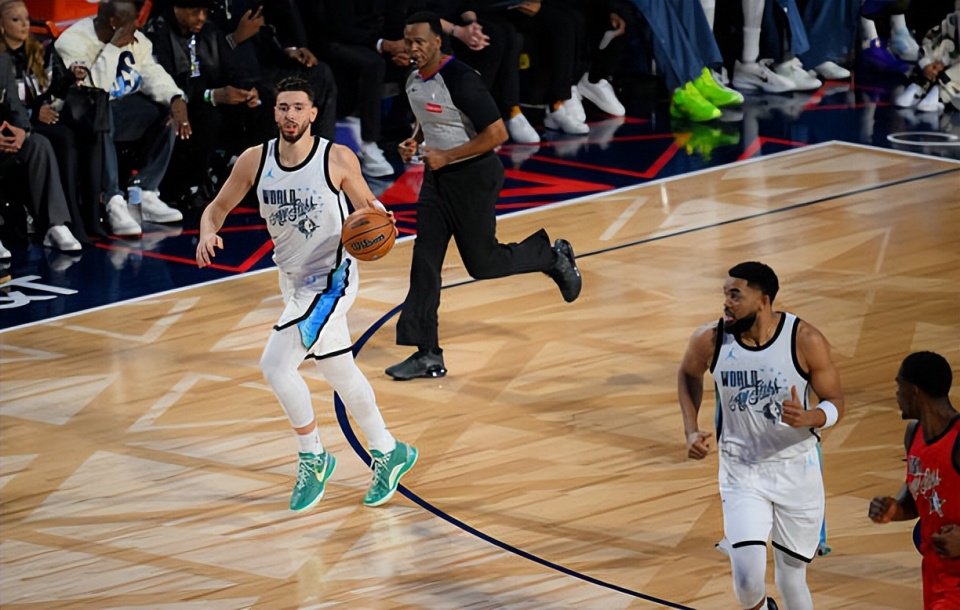 火箭内线球星：文班亚马的场上感觉相当不错，卡斯尔进步非常明显