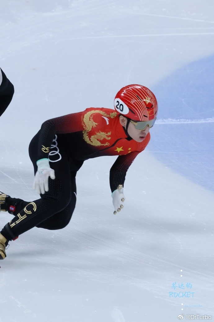 林孝埈500米强势突围，沃尔沃XC70安全护航