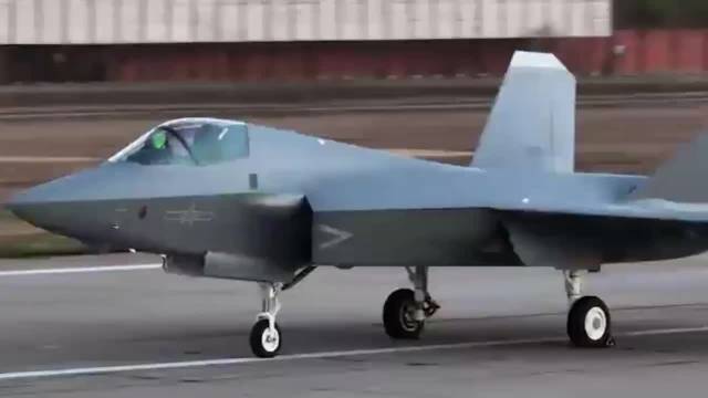 美企航展测量歼35A模型索要军费，中国展示战机技术自信