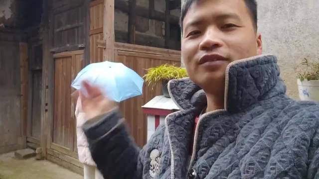 今天带我妹去镇上相亲，今天预约了五位男士，都开着奥迪，奔驰