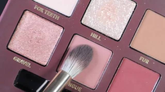 过年眼妆也要红红火火，闪闪亮亮