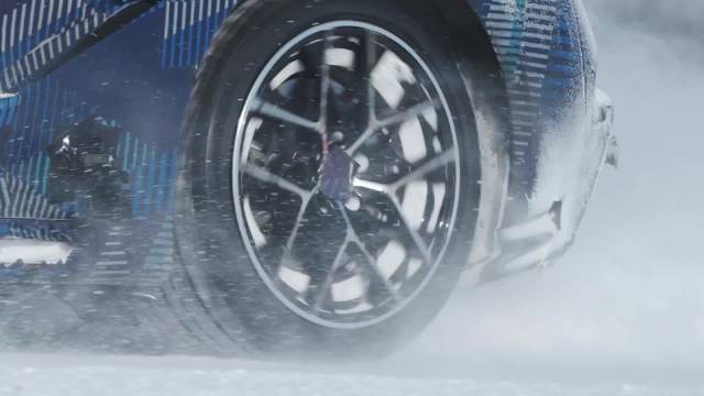 腾势工程师用代码在冰面书写硬核情书