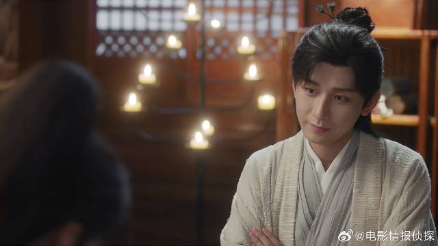 方多病帮李莲花解围 谁料李莲花恩将仇报，在茶水中下毒