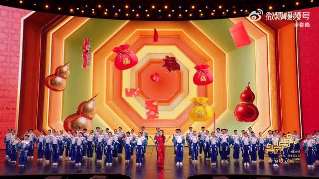 刘涛张新成梁家辉春晚献唱《手到福来》