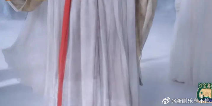 之前看这里的时候就好有细节，急速被冰冻了，抬起头来那一瞬间真的好像全结冰