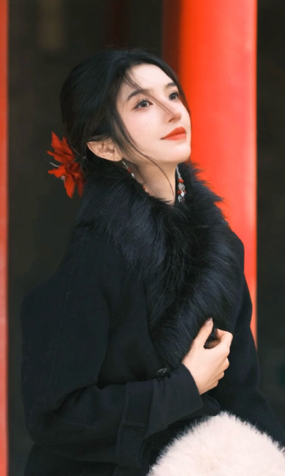 以夢為馬，伴清風明月，看一路繁花