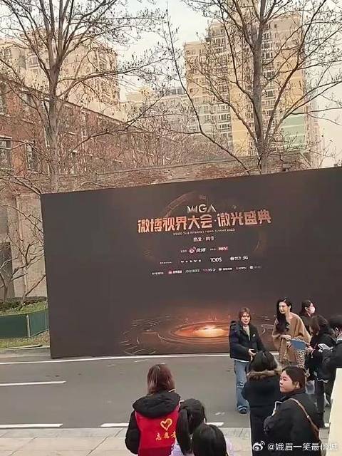 景甜不愧是人间富贵花，本人又白又瘦超级漂亮