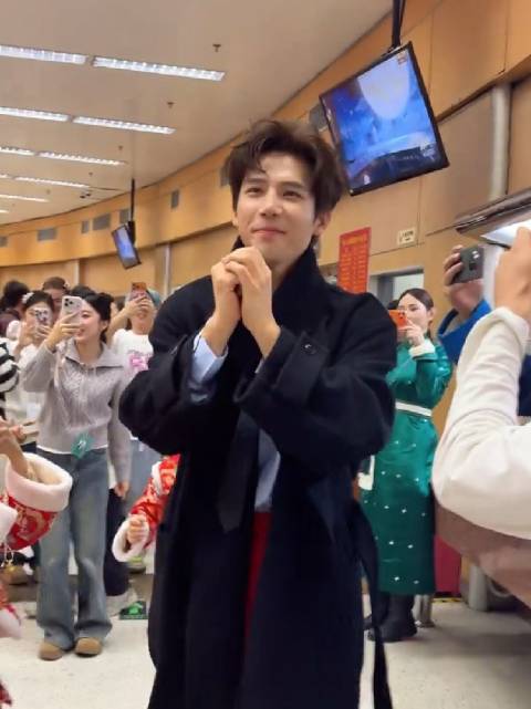 王安宇白鹿央视春晚后台视频