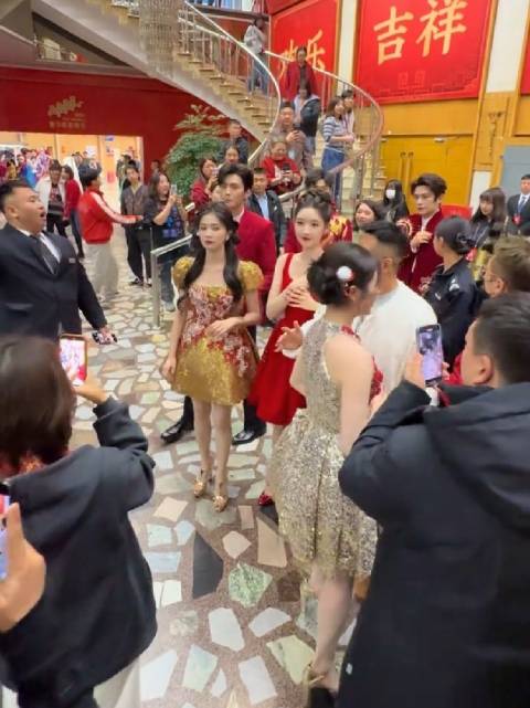 白鹿王玉雯李兰迪、丁禹兮李昀锐毕雯珺央视春晚后台视频