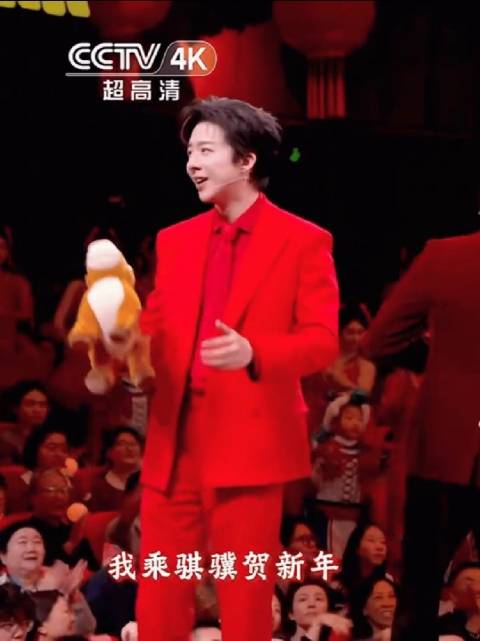 哈哈过年大家都要开开心心的 祝福大家新年好呀