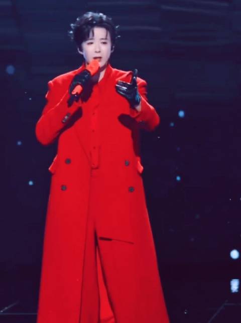 我们家刘宇宁今晚好忙呀 看完这个看那个真的是太幸福了