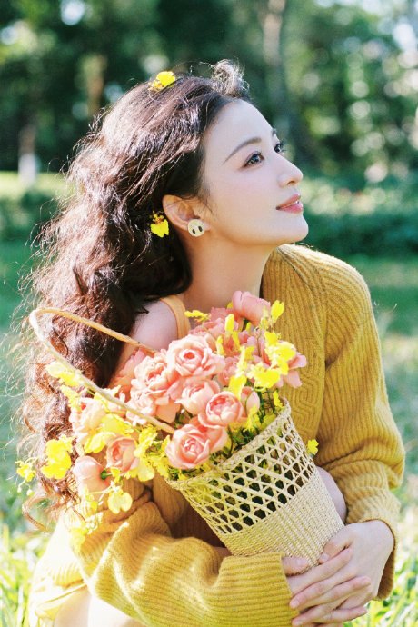 央视春晚《贺花神》节目中，秦岚、李沁、王楚然分别扮演的是哪三位花神？