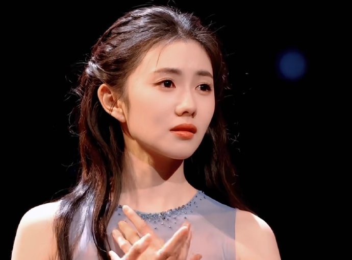 刘浩存2026年春晚上的舞蹈《梦底》讲述了什么故事？