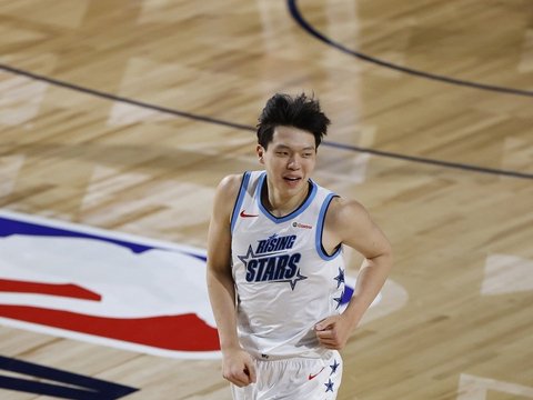 杨瀚森回应新秀赛10分：大家一起玩得很愉快 等不及要亲约基奇了