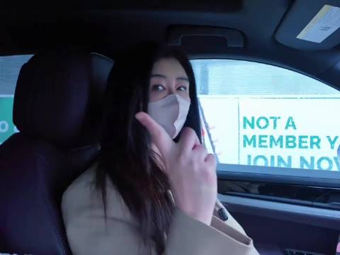 王祖贤加拿大发春节视频，分享海外过年体验