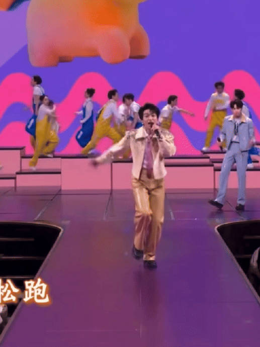 为什么网友会把黄子弘凡称为“邓超幼年体”？两者的相似点在哪里？